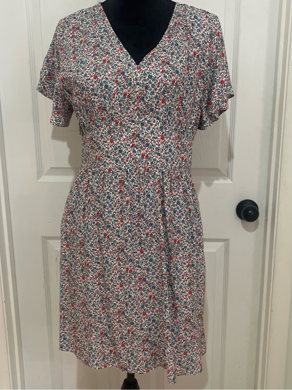 LOFT Petite 8 Floral V-Neck Mini Dress in Red, Blue and Cream Cottagecore Boho